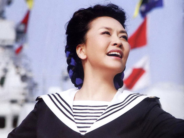 Chưa rõ bà Bành Lệ Viện sẽ làm được đến đâu nhưng rõ ràng, chuyến công du đầu tiên của ông Tập Cận Bình đã được dư luận trong và ngoài nước quan tâm đặc biệt bởi sự xuất hiện của người phụ nữ duyên dáng Bành Lệ Viện. Và dường như, hình ảnh của ông Tập Cận Bành cũng trở nên mềm mại hơn nhờ thiện cảm mà người ta dành cho Đệ nhất phu nhân Trung Quốc.