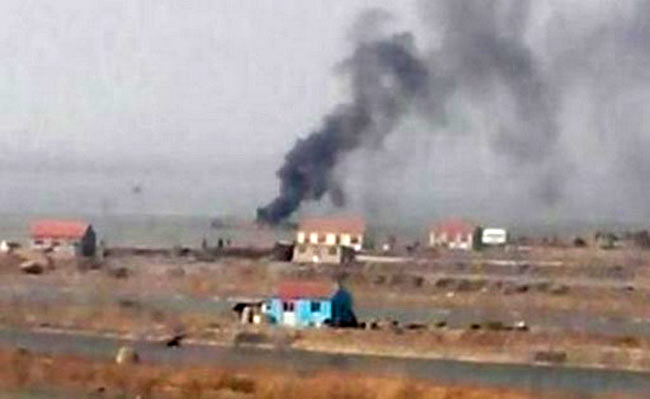 Thời báo Hoàn Cầu ngày 1/4 đưa tin, giới chức quân đội Trung Quốc đã chính thức xác nhận, lúc 13 giờ 35 phút chiều qua giờ địa phương, một chiếc Su-27 của không quân Trung Quốc khi đang bay huấn luyện tại thị trấn Hổ Sơn thành phố Vinh Thành, tỉnh Sơn Đông thì bất ngờ bị rơi và phát nổ, 2 phi công chết tại chỗ.