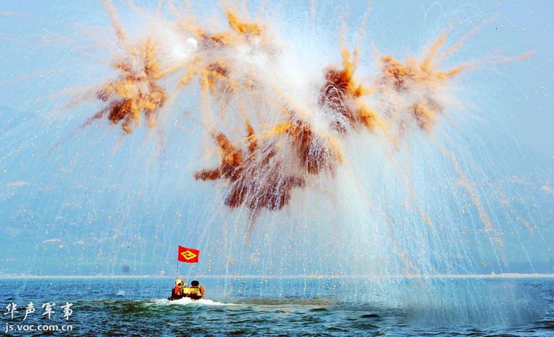 Xung quanh cuộc tập trận (trái phép) kéo dài 11 ngày liên tục của hạm đội Nam Hải, hải quân Trung Quốc tại Biển Đông và Trường Sa, ngày 3/4 Thời báo Hoàn Cầu dẫn phân tích của giới học giả Trung Quốc cho rằng hải quân nước này sẽ 
