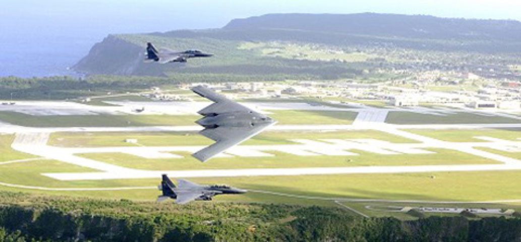 Về mặt chiến lược, căn cứ Andersen rất quan trọng với không quân Mỹ, bởi nó cung cấp khả năng bao quát toàn vùng Đông Nam Á và nam Trung Quốc. Ngoài ra, Guam cũng nằm ngoài bán kính hoạt động của các máy bay xuất phát từ căn cứ ở khu vực châu Á, không giống như các căn cứ của Mỹ ở Nhật Bản và Hàn Quốc đều nằm trong vòng 