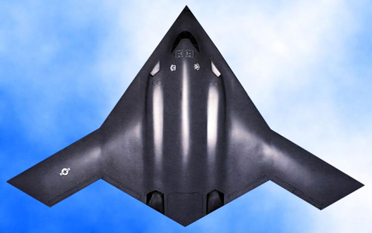 Hiện Northrop Grumman và Lockheed Martin đang là những công ty được giao nhiệm vụ nghiên cứu và phát triển loại máy bay này.