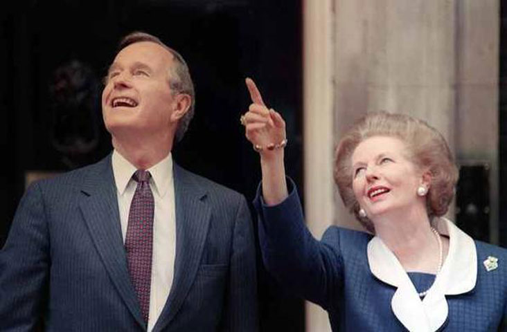 Một trong những hành động của cuối cùng của Thatcher trong cương vị thủ tướng là gây áp lực lên Tổng thống Hoa Kỳ George H. W. Bush để gởi quân đến Trung Đông nhằm trục xuất quân đội của Saddam Hussein khỏi Kuwait với lời khuyên 