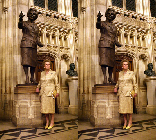 Năm 2007, bà Thatcher trở thành cựu thủ tướng còn sống đầu tiên được vinh danh với một bức tượng đặt ở Hạ viện.