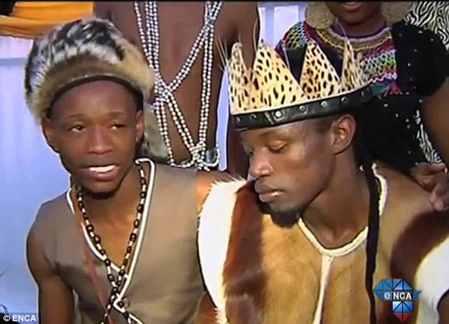 Tshepo Cameron cho biết anh yêu Thoba rất nhiều và vui mừng khi bây giờ được gọi là ông Sithol. Anh cho biết thêm đồng tính bị chống lại ở châu Phi và nó bắt nguồn từ truyền thống văn hóa nơi đây.