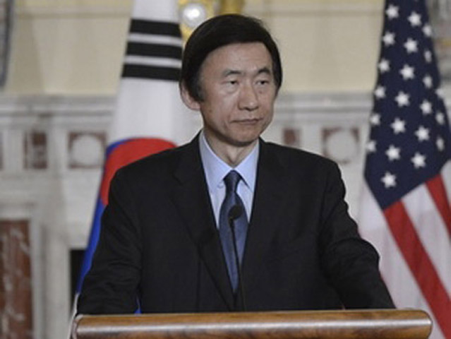 Cũng theo Yonhap ngày 10/4, Ngoại trưởng Hàn Quốc Yun Byung-se kêu gọi Hiệp hội các quốc gia Đông Nam Á (ASEAN) đóng một 