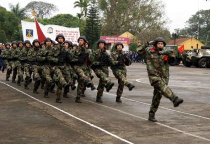 Diễu binh ra quân huấn luyện 