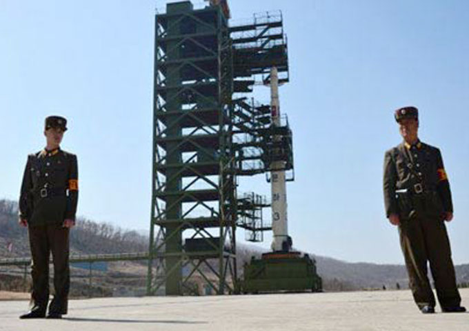 Hãng tin Yonhap dẫn nguồn tin quan chức chính phủ Hàn Quốc cho hay, Triều Tiên dường như đã ngừng di chuyển phương tiện được cho là bệ phóng di động tên lửa tầm trung trong vòng 2 ngày qua. Nguồn tin đánh giá, đây là dấu hiệu cho thấy của việc phóng tên lửa có thể sắp xảy ra.