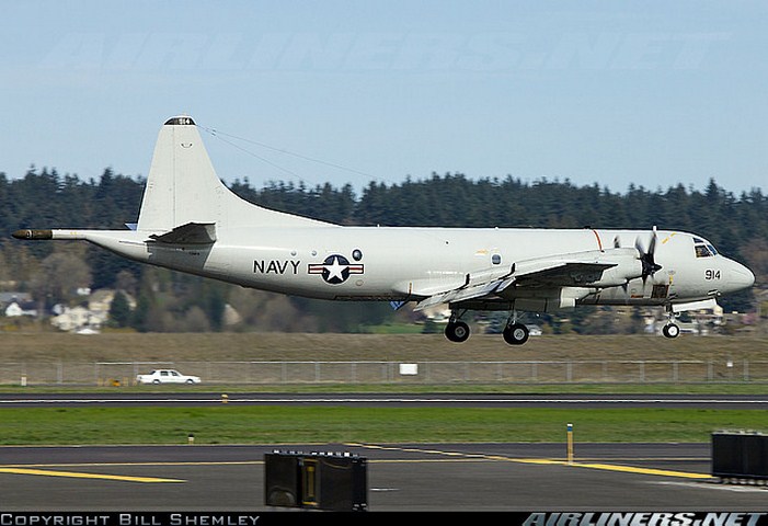 P-3 Orion được trang bị 4 động cơ tuốc bin cánh quạt cho phép đạt tốc độ khoảng 750 km/h, tầm bay hơn 4.000 km, hoạt động liên tục trên không 16 tiếng.