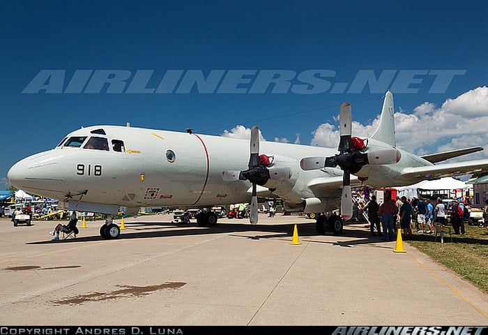 Với khối lượng vũ khí này, P-3C Orion không chỉ có khả năng săn lùng tàu ngầm mà còn tiêu diệt mục tiêu trên mặt nước và cả mục tiêu trên bộ.