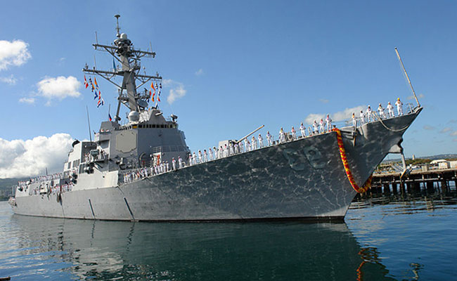 Tàu khu trục USS Chung-Hoon (DDG-93) là một thành viên của Hạm đội Thái Bình Dương, thuộc lớp Arleigh Burke với hệ thống điều khiển tác chiến trên biển có trang bị tên lửa dẫn đường Aegis, là lớp tàu khu trục có sức mạnh nhất của hải quân Mỹ hiện nay.