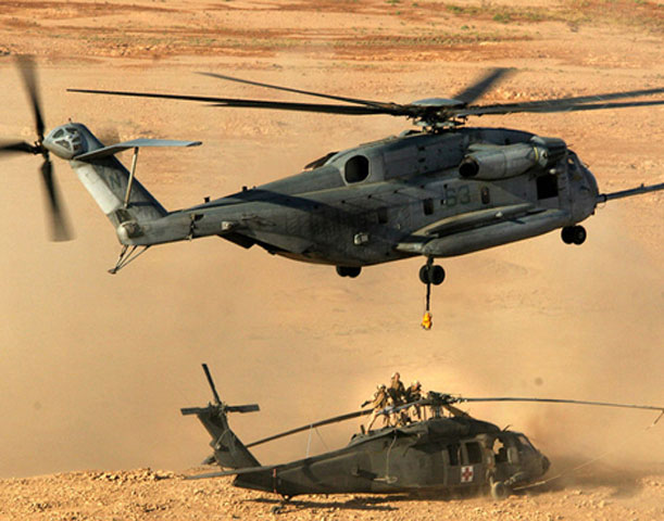 Ngoài ra, trực thăng CH-53E còn được trang bị các hệ thống tác chiến điện tử, như hệ thống cảnh báo tên lửa tấn công ATK AN/AAR-47 và hệ thống chống nhiễu tương đối hiện đại.