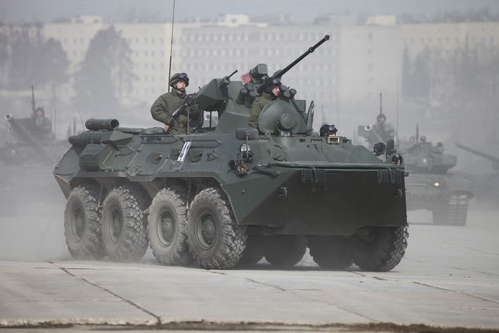 Xe bọc thép chở quân BTR-82A.