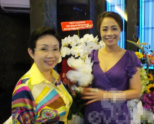 Cuộc thi Hoa hậu Phu nhân Việt Nam toàn cầu 2012 đã diễn ra vào ngày 25-11-2012, tại Pala Casino Spa Resort, thành phố San Diego, bang California (Mỹ) với đại diện là 12 gương mặt quý bà đến từ khắp nơi trên thế giới.