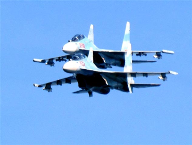 Máy bay tiêm kích đa năng Su-30MK2 là máy bay chiến đấu thế hệ thứ 4 do Nga sản xuất và là chiến đấu cơ hiện đại nhất Việt Nam. Su-30 MK2 được   phát triển trên nền tảng dòng Su-27 với nhiều tính năng ưu việt hơn.