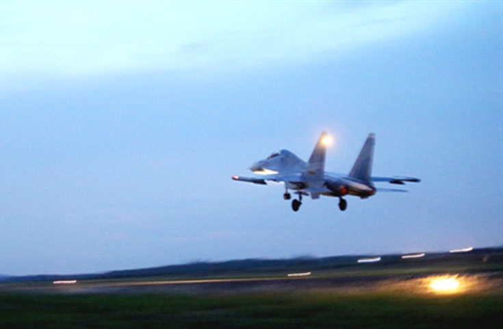 Su-30MK2 được coi là loại máy bay chiến đấu đa chức năng tốc độ siêu âm có thể đảm nhiệm cả nhiệm vụ chiếm ưu thế trên không và nhiệm vụ tấn công mặt đất. 