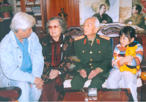 Nhà sử học Dương Trung Quốc được Đại tướng và phu nhân tiếp năm 2007