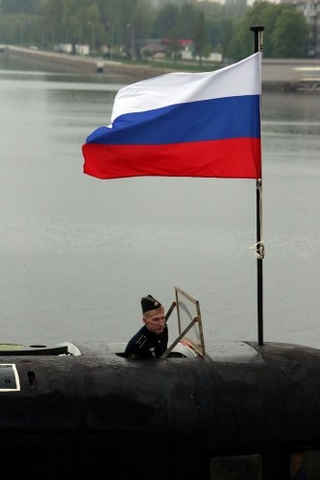 Một thủy thủ Nga trong tàu ngầm Hà Nội.