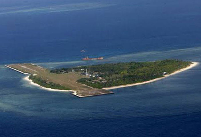 Báo Philippines ngày 17/3 cáo buộc một tàu chiến Trung Quốc đã xua đuổi tàu chở thị trưởng đắc cử của Kalayaan, đơn vị hành chính Philippines thiết lập trái phép trên đảo Thị Tứ, thuộc Trường Sa của Việt Nam.
