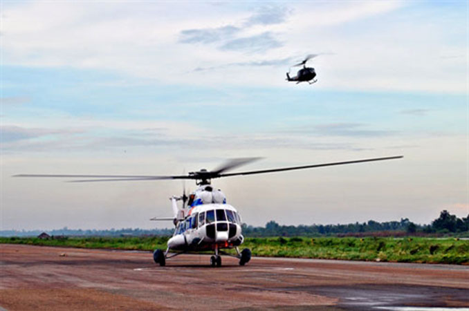 Trung đoàn Trực thăng 917 đã 2 lần được tuyên dương Đơn vị Anh hùng LLVT nhân dân, nhiệm vụ chính hiện nay là   huấn luyện chiến đấu, tìm kiếm cứu hộ, cứu nạn, vận chuyển quân sự và thực hiện các nhiệm vụ đột xuất khác. (Ảnh   Trung đoàn Trực thăng 917 ngày nay được trang bị nhiều chủng loại trực thăng nhằm đảm bảo thực hiện tốt các yêu cầu   nhiệm vụ.)