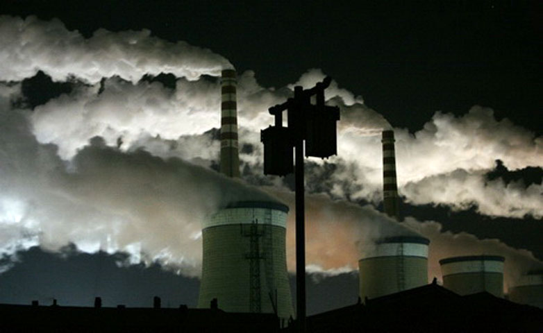 Các mỏ than là một trong những nguyên chính gây ra tình trạng ô nhiễm không khí trầm trọng tại Trung Quốc. Theo một nghiên cứu được công bố mới đây, có đến 1,2 triệu người Trung Quốc chết yểu vào năm 2010 vì ô nhiễm không khí tại nước này, tương đương khoảng 40% số lượng toàn cầu.