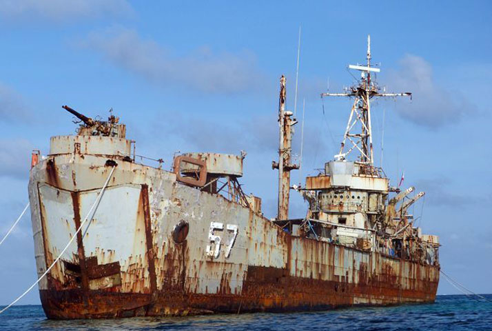 Đài Loan cho rằng, động thái của Philippines là xâm phạm (cái gọi là) chủ quyền của Đài Loan. Động thái này của Đài Loan rõ ràng đã làm phức tạp thêm tình hình Biển Đông - Trường Sa, hòng thu hút sự chú ý của dư luận cũng như tìm cách tham dự vào tiến trình giải quyết tranh chấp lãnh hải trong khu vực mà lâu nay vẫn bị Trung Quốc ngăn cản. Ảnh xác chiếc tàu cũ được Philippines cố ý đánh chìm trái phép tại Bãi Cỏ Mây năm 1999 làm nơi đồn trú cho khoảng 1 tiểu đội thủy quân lục chiến.