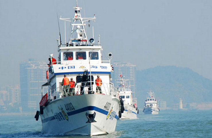 Trong khi đó, trang tin chính thức của Cục Hải dương Quốc gia Trung Quốc (SOA) lại nói rằng, ba tàu hải giảm Trung Quốc ngày 26/5 đã “xua đuổi” các tàu của Nhật Bản “bị phát hiện đi vào vùng lãnh hải thuộc quần đảo Điếu Ngư (Nhật Bản gọi là Senkaku)”. Ảnh tàu hải giám Trung Quốc.