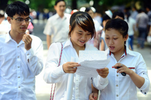 Các em cũng không cần đăng ký khi muốn mang thiết bị ghi âm ghi hình vào phòng thi. Ảnh minh họa