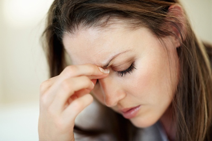 Đau nửa đầu có thể gây ra các biến chứng nguy hiểm như: trầm cảm, đột quỵ, mù lòa…