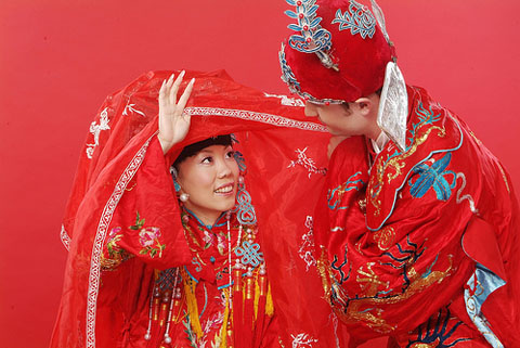 Một đám cưới truyền thống ở Trung Quốc. Ảnh minh họa: Merledress.