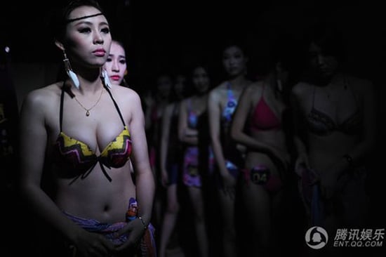 Cuộc thi người mẫu ngực ở Trung Quốc