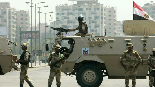  Quân đội Ai Cập đã công bố tình trạng khẩn cấp ở tỉnh Suez và Nam Sinai. 