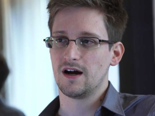 Cựu nhân viên CIA Snowden