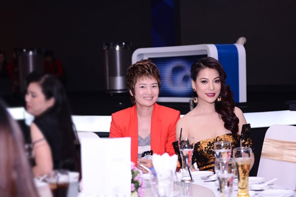 Thúy Vinh chuẩn men bên Trương Ngọc Ánh kiêu sa quyến rũ
