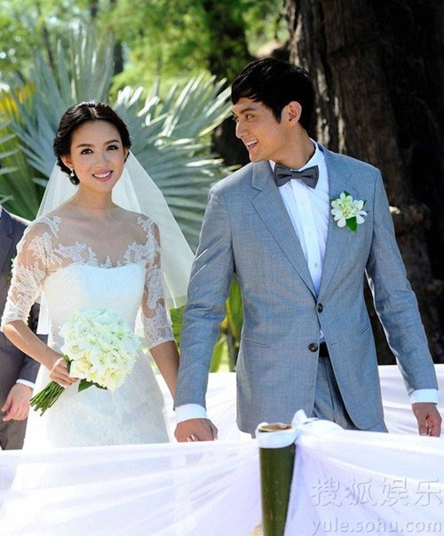 Trương Tử Lâm hạnh phúc rạng ngời bên chồng