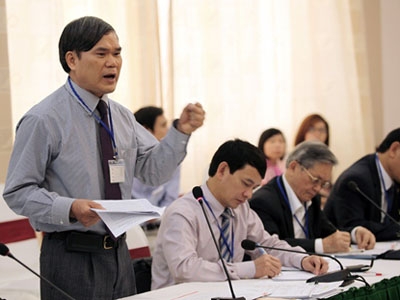 Ông Dương Đăng Huệ ở Vụ Pháp Luật dân sự - kinh tế, Tổ trưởng Tổ biên tập Dự án Luật Hôn nhân và Gia đình năm 2000.