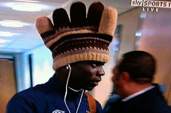 Và đây cũng là một trong những chiếc mũ mà Mario Balotelli "bồ kết".