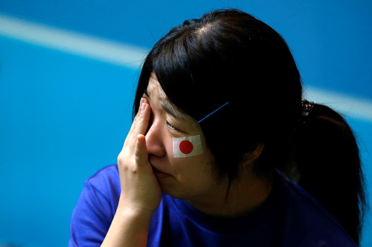 Cùng với cảm xúc fan của Hàn Quốc là cảm xúc của CĐV nữ đến từ Nhật Bản này, nước mắt cũng đã lăn, cô gái này tiếc cho Nhật Bản khi đội bóng của cô cũng chỉ dừng bước tại vòng bảng khi trận thua tan nát trước Colombia.