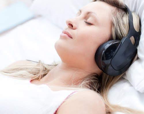 Nghe nhạc giúp giấc ngủ của bạn ngon hơn. Ngay cả khi nghe nhạc vào sáng sớm cũng giúp bạn ngủ ngon hơn vào buổi tối.