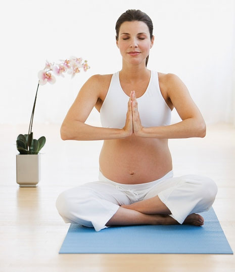Tập thể dục khi mang thai mang đến nhiều lợi ích. Nó giúp cho cơ thể dẻo dai, cải thiện tâm trạng và giảm khả năng bị trầm cảm.