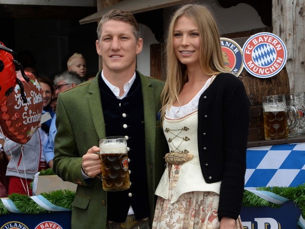 Cặp đôi Bastian Schweinsteiger - Sarah Brandner nhiều năm liền được fan bầu chọn là cặp đôi đẹp nhất nước Đức.