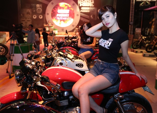 Góp mặt trong sự kiện Bikers Việt Nam, những người mẫu xinh đẹp là một phần không thể thiếu của chương trình.