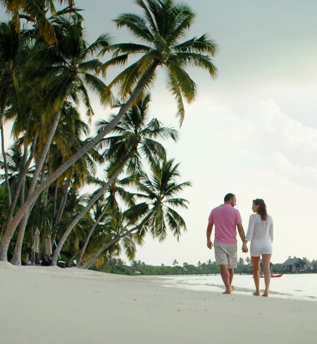 Bãi biển Maldives. Với nhiều đảo nhỏ, bãi cát trắng, khu nghỉ dưỡng lãng mạn và sang trọng, Maldives thực sự là bãi biển lãng mạn nhất thế giới.