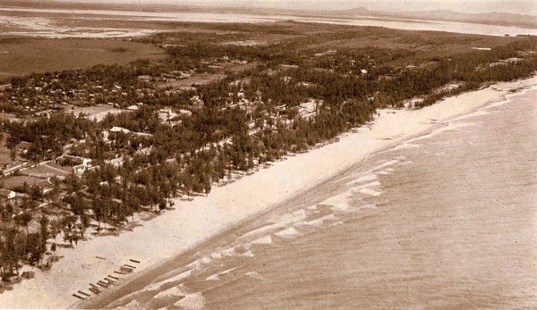 Bãi cát phẳng, mịn trải dài nhiều cây số ở Sầm Sơn.
