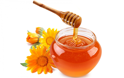 Nước mật ong. Các nghiên cứu chỉ ra rằng thành phần chính có trong mật ong là đường fructose được cơ thể hấp thụ một cách dễ dàng. Thường xuyên sử dụng mật ong có thể đạt được hiệu quả giải bớt các chất độc tích tụ bên trong cơ thể. Sau bữa sáng và trước khi đi ngủ 40 phút uống một cốc nước mật ong không chỉ tốt cho cơ thể mà còn rất tốt cho gan.