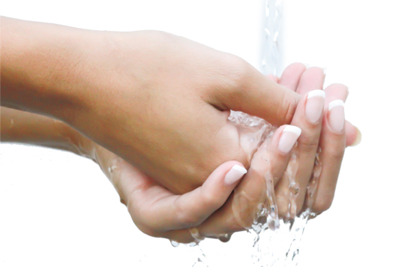 Làm sạch móng tay. Bạn dùng bàn chải và kem đánh răng đánh trên bề mặt móng một chút là bạn sẽ có một móng tay sáng, sạch và khỏe hơn. Sử dụng một bàn chải đánh răng đã cũ, cho lên bàn chải một ít kem đánh răng, nhúng qua nước và chà móng tay, móng chân trong 5 phút, rửa sạch lại với nước bạn sẽ thấy móng tay, móng chân của bạn trở nên sạch hơn, sáng hơn và bóng đẹp hơn.