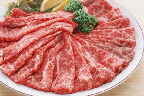 Sau khi xảy ra vụ lùm xùm xung quanh việc thịt bò Kobe nhập khẩu vào Việt Nam không có chứng từ, món phở xa xỉ này gần như "mất tích" ở Hà Nội. Tuy nhiên, không lâu đó, nhiều khách hàng đến đây lại một lần nữa phải giật mình với bát phở bò Wagyu giá 450.000 đồng