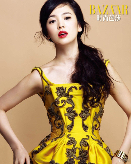 "Ngọc nữ" xứ Hàn Song Hye Kyo sở hữu bờ môi cong quyến rũ.