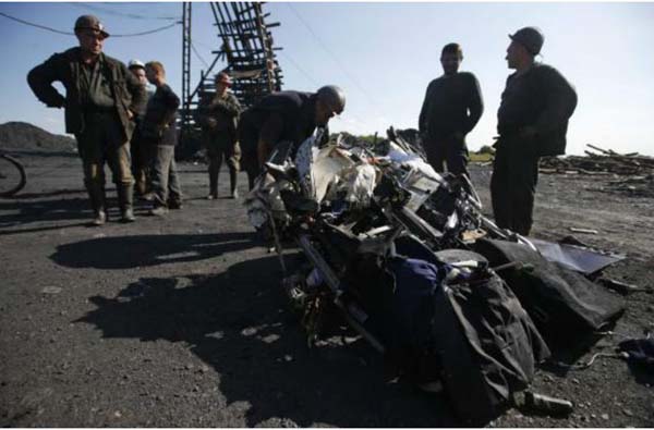hợ mỏ Ukraine tham gia công tác tìm kiếm thi thể nạn nhân MH17.