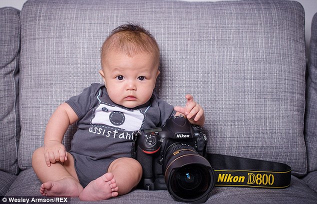 Skyler đã trở thành trợ lý chụp ảnh cho bố từ khi còn bé.