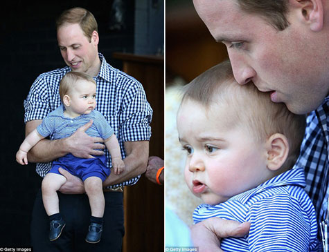 Hoàng tử bé George bên bố là Hoàng tử William.